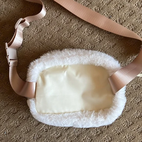 Apana Cream White Faux Fur Belt Bum Bag Fanny Pack - Picture 6 of 6